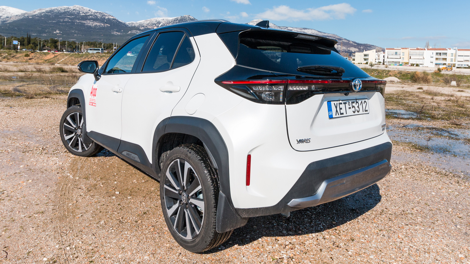 Toyota Yaris Cross Hybrid AWD: Κάνει πολλά, καίει λίγο